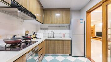 Apartment | Eigene Küche | Großer Kühlschrank, Herdplatte, Wasserkocher