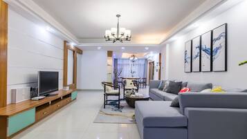 Apartment | Wohnbereich | Flachbildfernseher