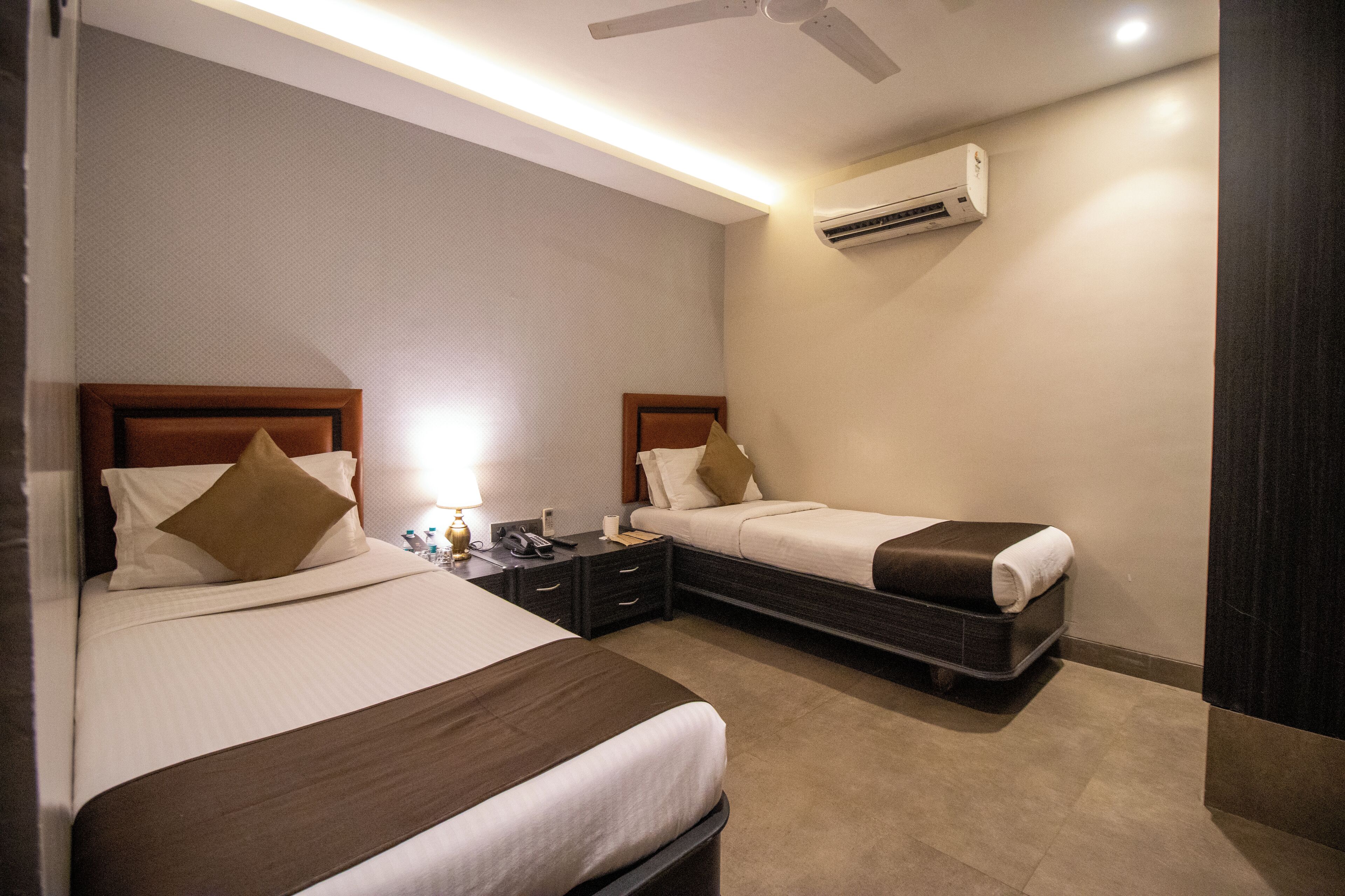 Tomannsrom – senior | Italienske Frette-laken, sengetøy av topp kvalitet og lydisolert