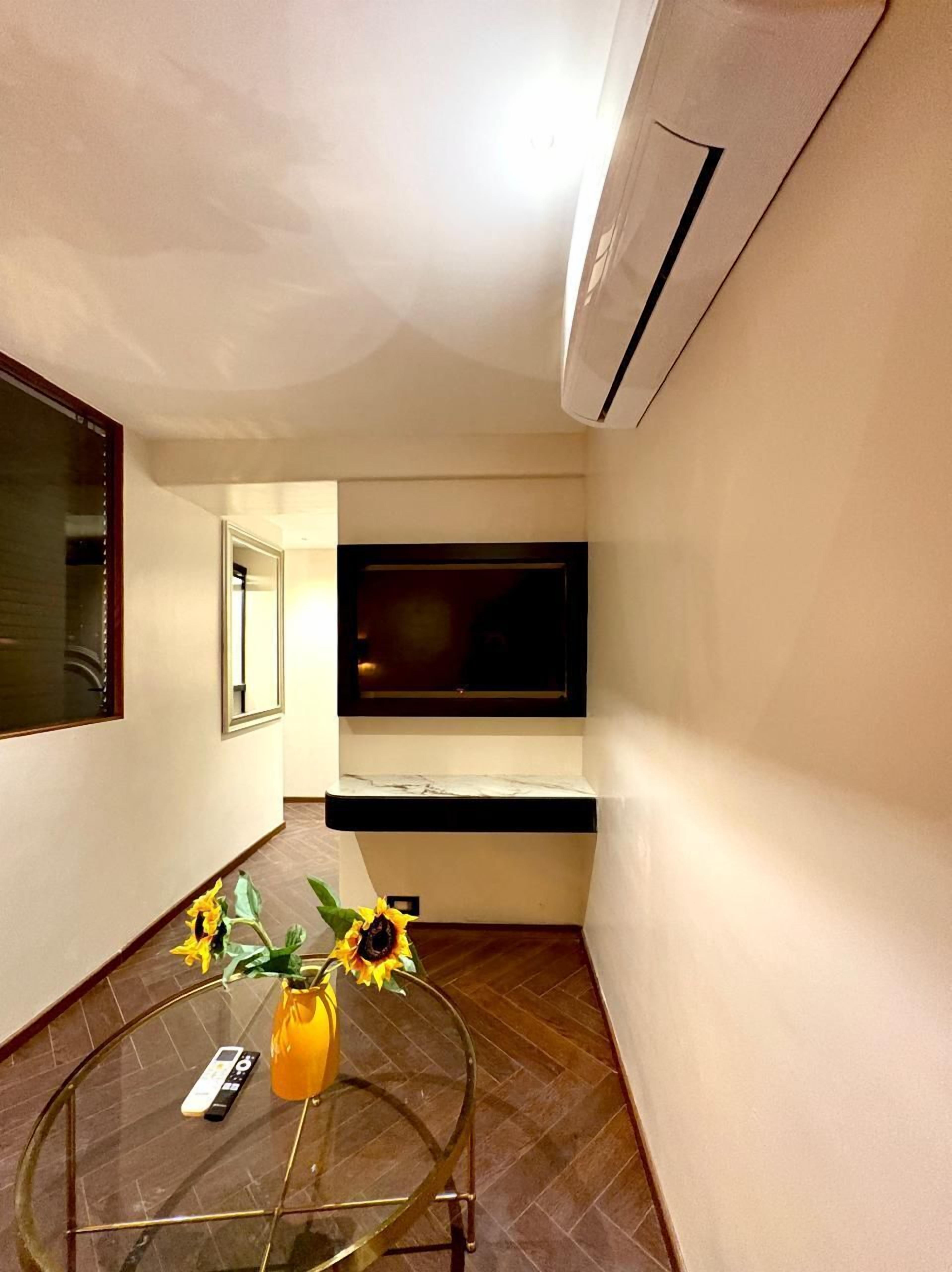 Photo - Gulf Hotel Colaba