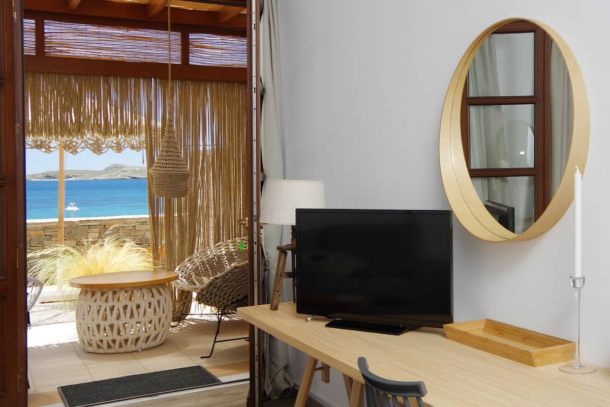 Junior suite, uitzicht op zee (2) | 1 slaapkamer, luxe beddengoed, Tempur Pedic-bedden