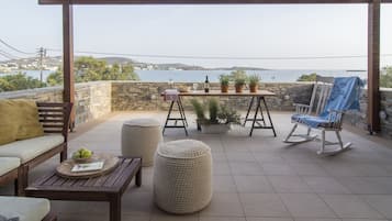 Luksussuite, 1 soverom, sjøutsikt | Terrasse/patio