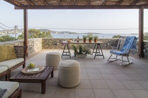 Terrace/patio - Syros Wellness Luxury Suites (Syros)