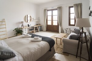 Junior Suite, Sea View (2) | 1 bedroom, premium bedding, Tempur-Pedic beds, individually decorated