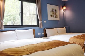 Family Quadruple Room | Desk, blackout curtains, soundproofing, free WiFi - Fungo Hotel (Tainan)