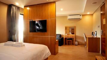 Luxury Suite, 1 Bedroom, Balcony