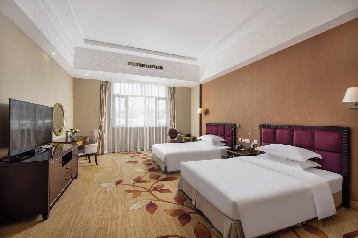 Superior Twin Room, City View