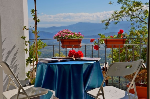 Classic Double Room, Balcony, Valley View | Terrace/patio