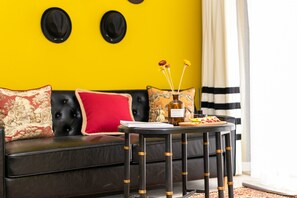 Apartment, 2 Schlafzimmer | Wohnzimmer | Fernseher