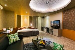 Regular Room | Living room | Flat-screen TV