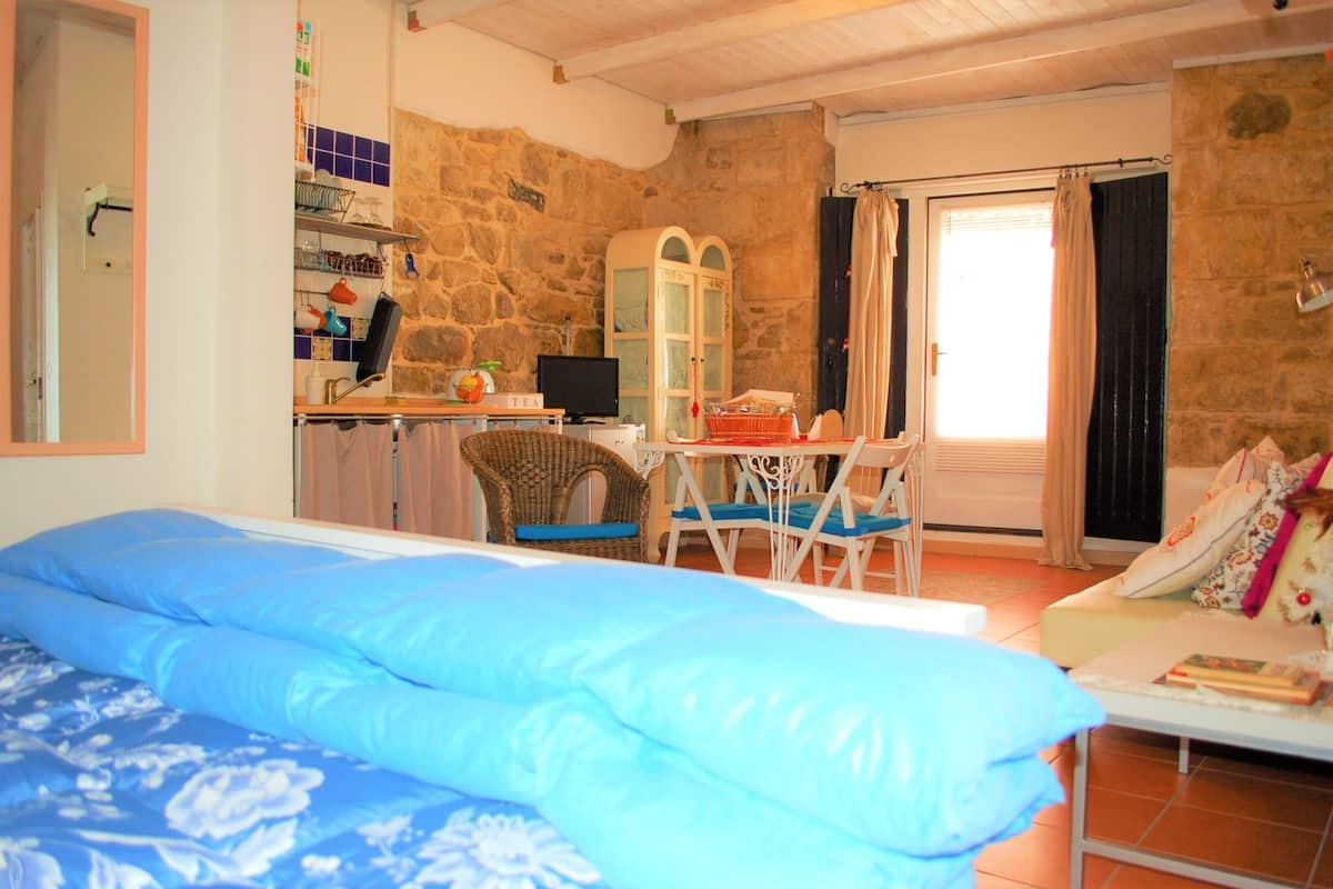 Suite familiar, varias camas | 1 habitación, ropa de cama de alta calidad y decoración personalizada