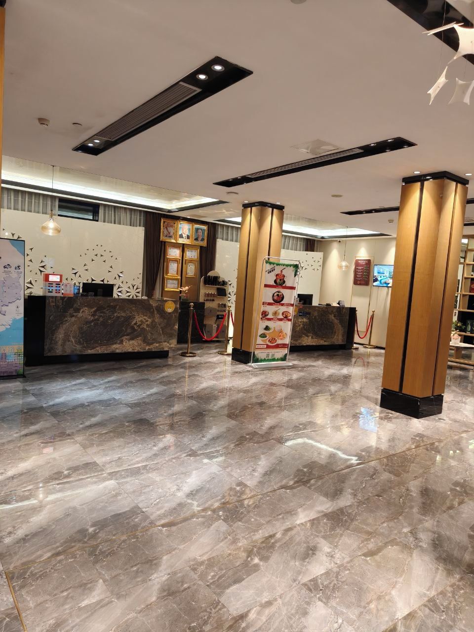 Quầy tiếp tân