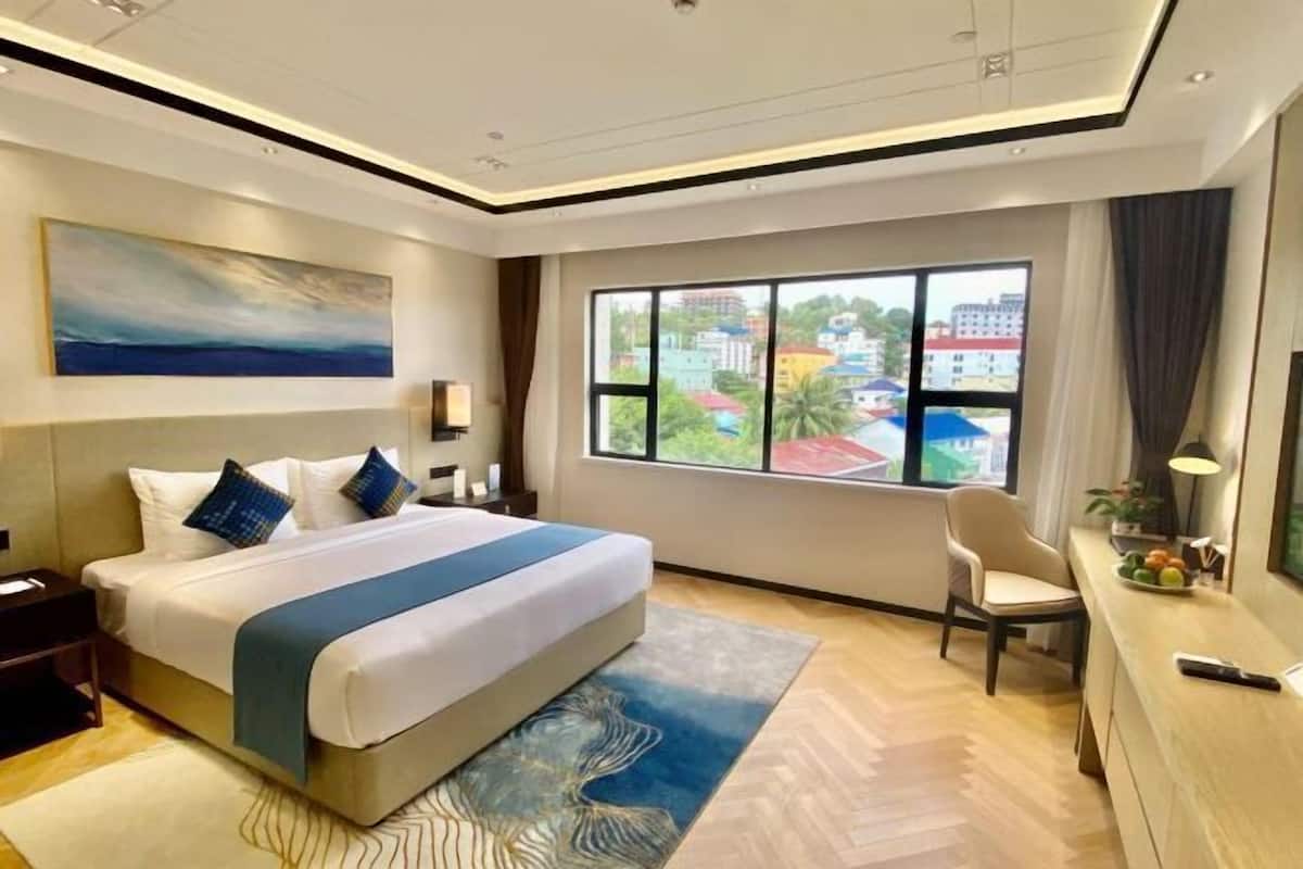 2 phòng ngủ, bộ đồ giường cao cấp, minibar, két bảo mật tại phòng