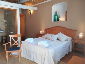 Standard-Doppelzimmer, Blick auf den Innenhof (Agatina)