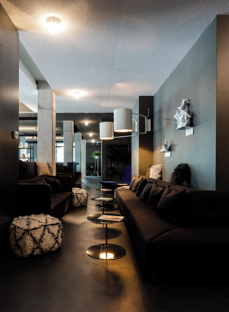 KPM Hotel & Residences by null