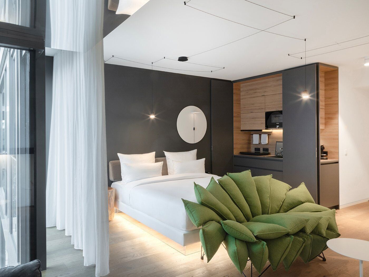 Executive Room, 1 King Bed | Premium bedding, down duvets, free minibar, in-room safe