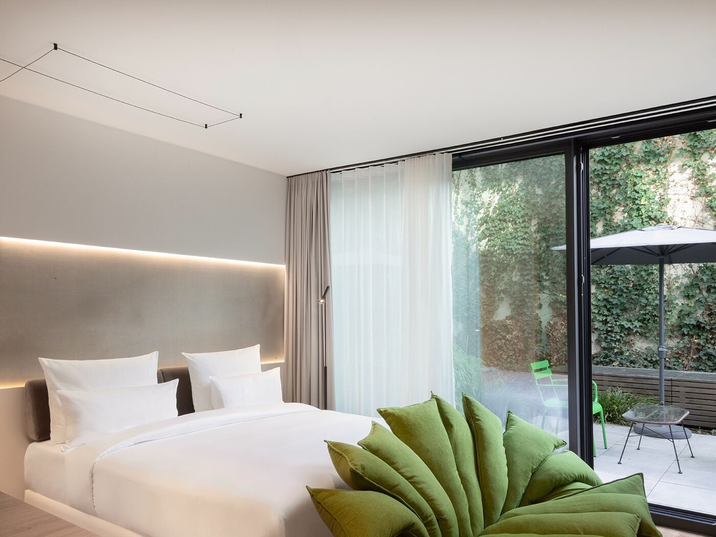 Deluxe Room, 1 King Bed, Balcony | Premium bedding, down comforters, free minibar, in-room safe