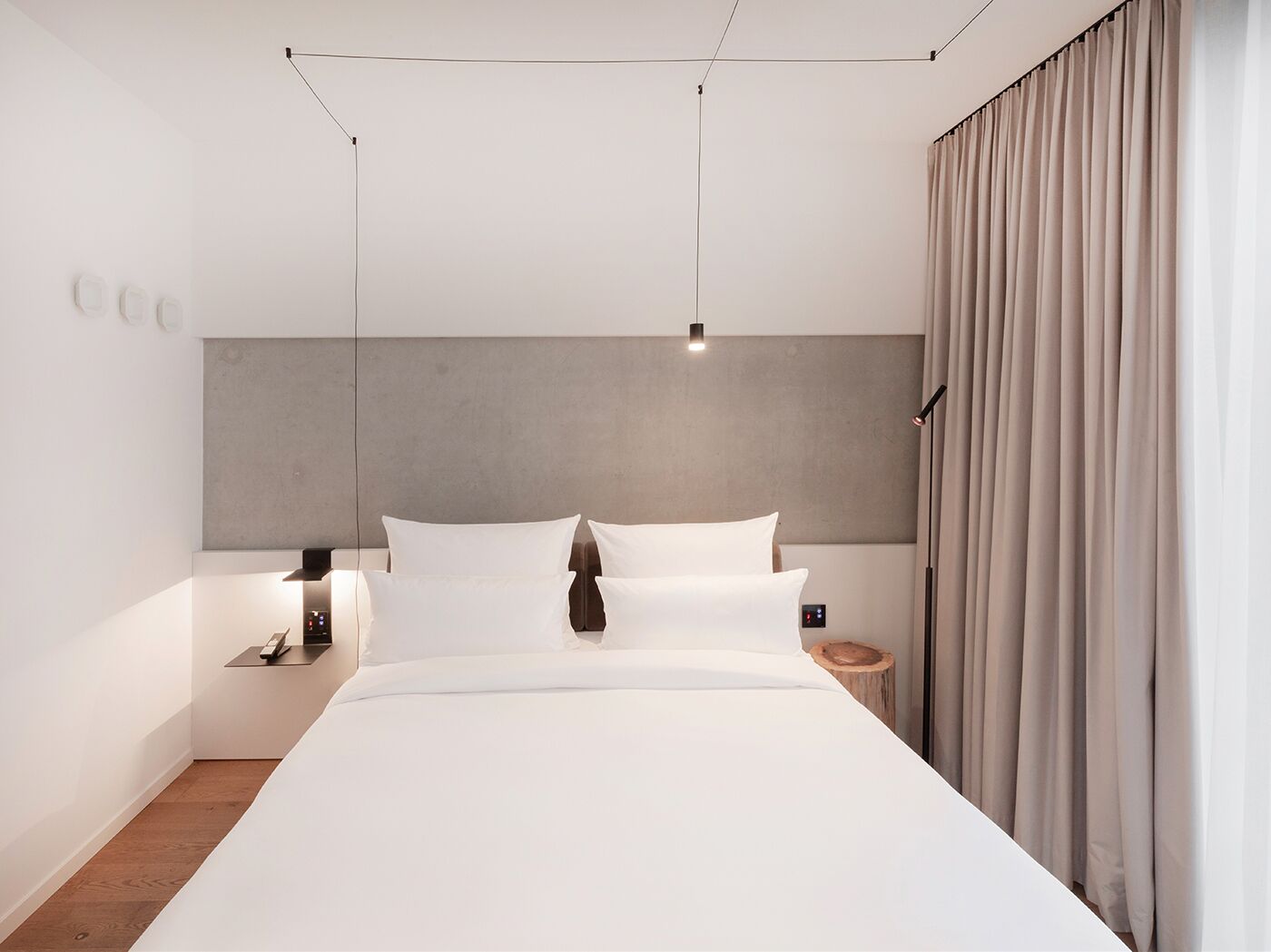 Room, 1 King Bed (Smart) | Premium bedding, down comforters, free minibar, in-room safe