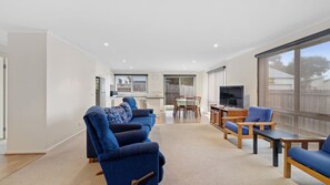 TV - Jenner Island Retreat Cowes (COWES)