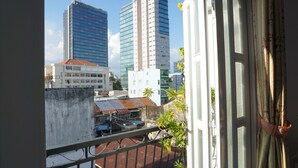 Deluxe Double Room | Balcony view - Happy Homes Co Bac (Ho Chi Minh City)