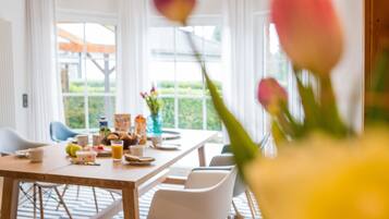 Apartment | Living area | 120-cm Smart TV with cable channels, TV