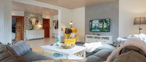 Apartment | Living area | 120-cm Smart TV with cable channels, TV