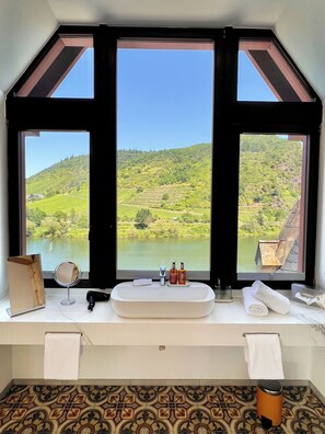 Suite exclusiva | Bany | Dutxa, articles de tocador gratuïts, assecador de cabells i tovalloles 