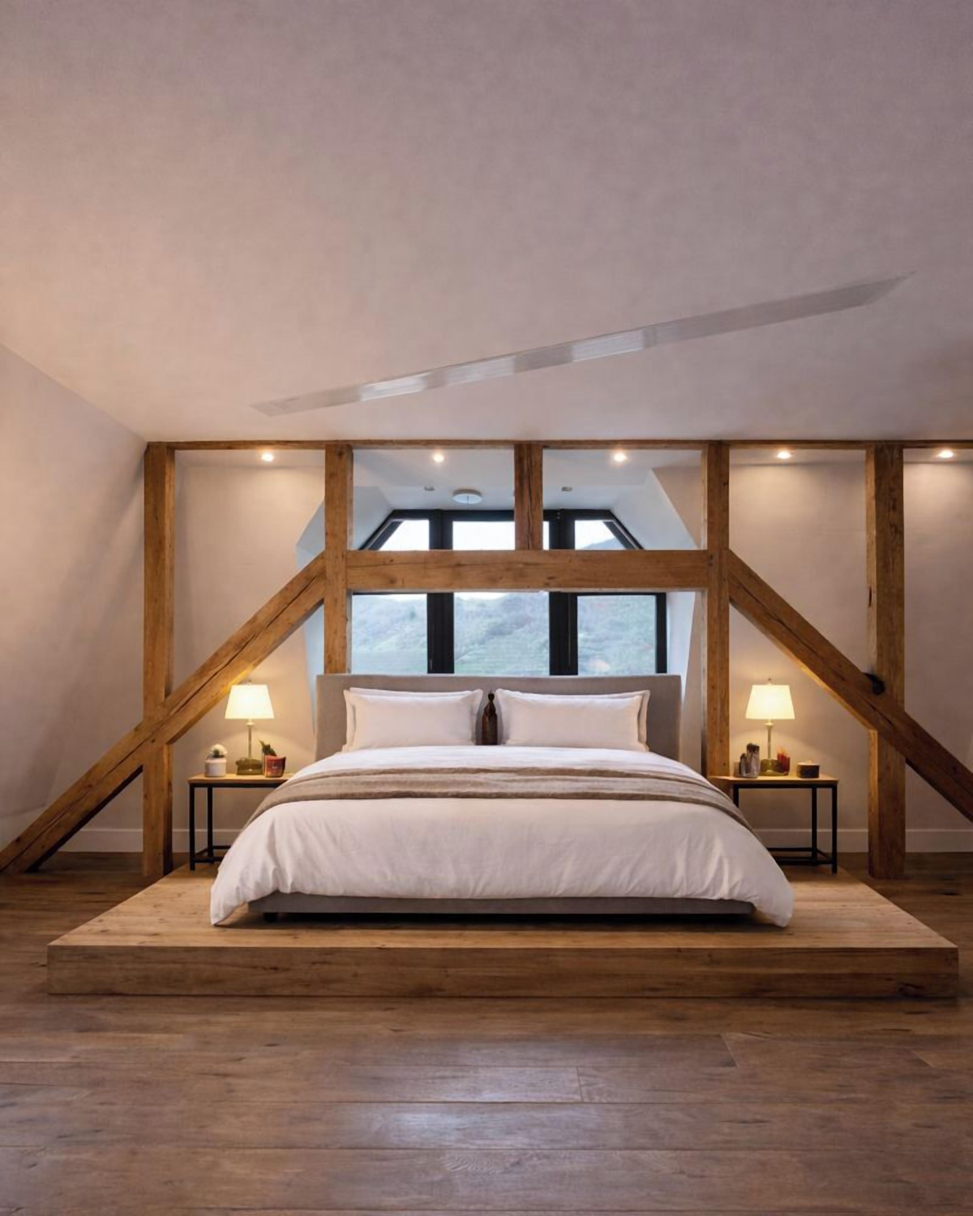 Exclusive Suite | 1 bedroom, hypo-allergenic bedding, desk, free cribs/infant beds