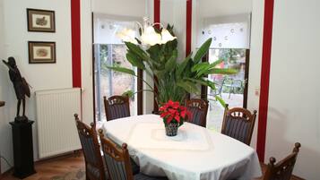 Apartment, 1 Queen Bed with Sofa bed (Logis 2) | Hypo-allergenic bedding, individually decorated, individually furnished