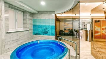 Piscine couverte