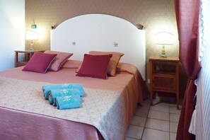 트리플룸 (Morgantana) | 각각 다른 스타일의 인테리어, 각각 다르게 가구 비치, 무료 WiFi, 침대 시트