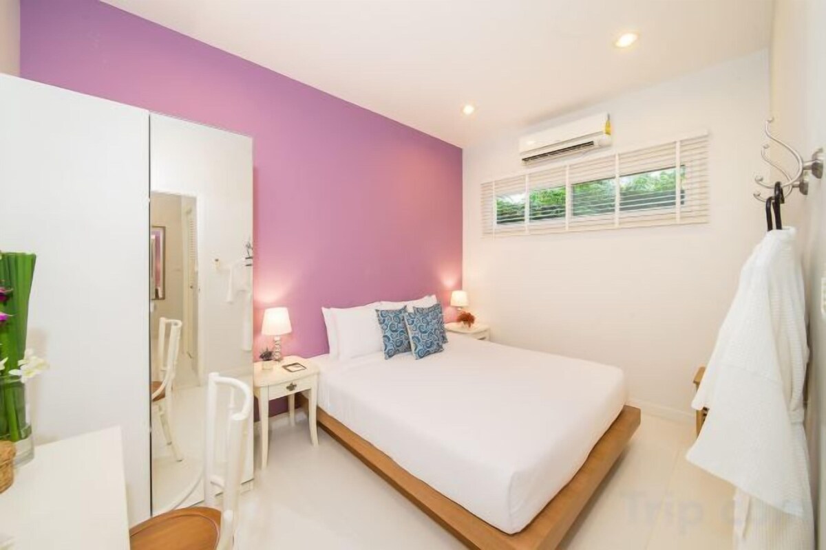 Blackout curtains, rollaway beds, free WiFi, bed sheets