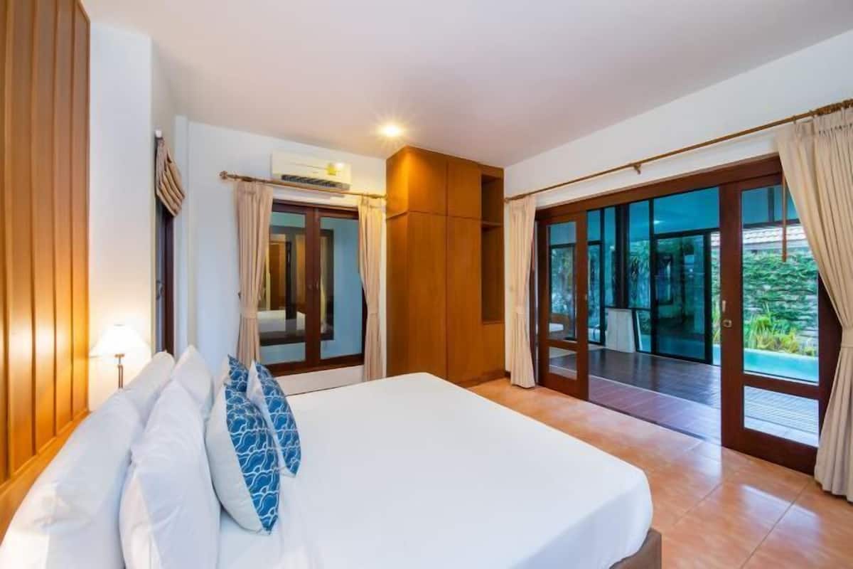 1 bedroom, blackout curtains, rollaway beds, free WiFi