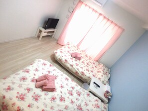 1 Schlafzimmer, Schreibtisch, laptopgeeigneter Arbeitsplatz