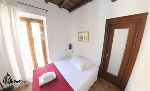 Blackout drapes, free WiFi - Borgo Pio 91 (Rome)