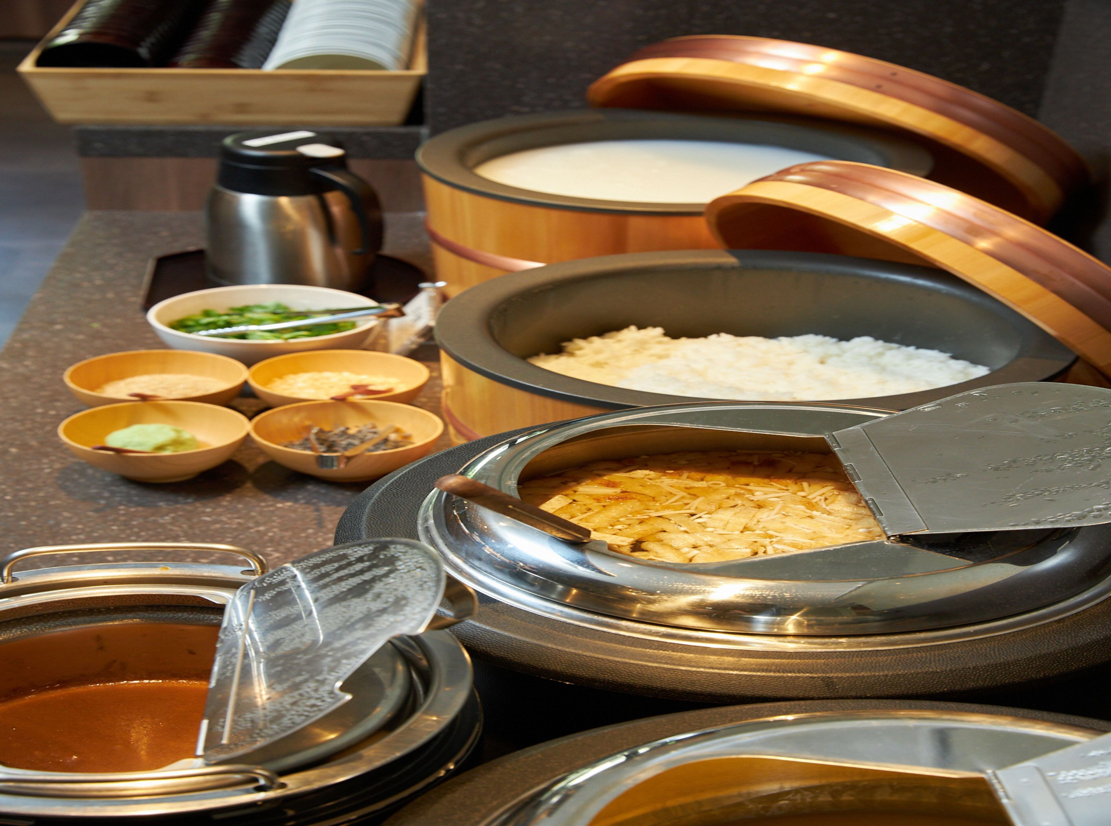 daily buffet breakfast (jpy 1620 per person)