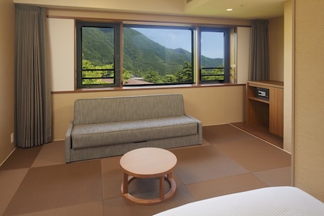 Twin Room | In-room safe, blackout drapes, iron/ironing board, free WiFi. Hakone Yutowa