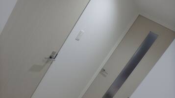 Quarto standard, para não fumantes (203) | 1 quarto, escrivaninha, cortinas blackout, quartos à prova de som