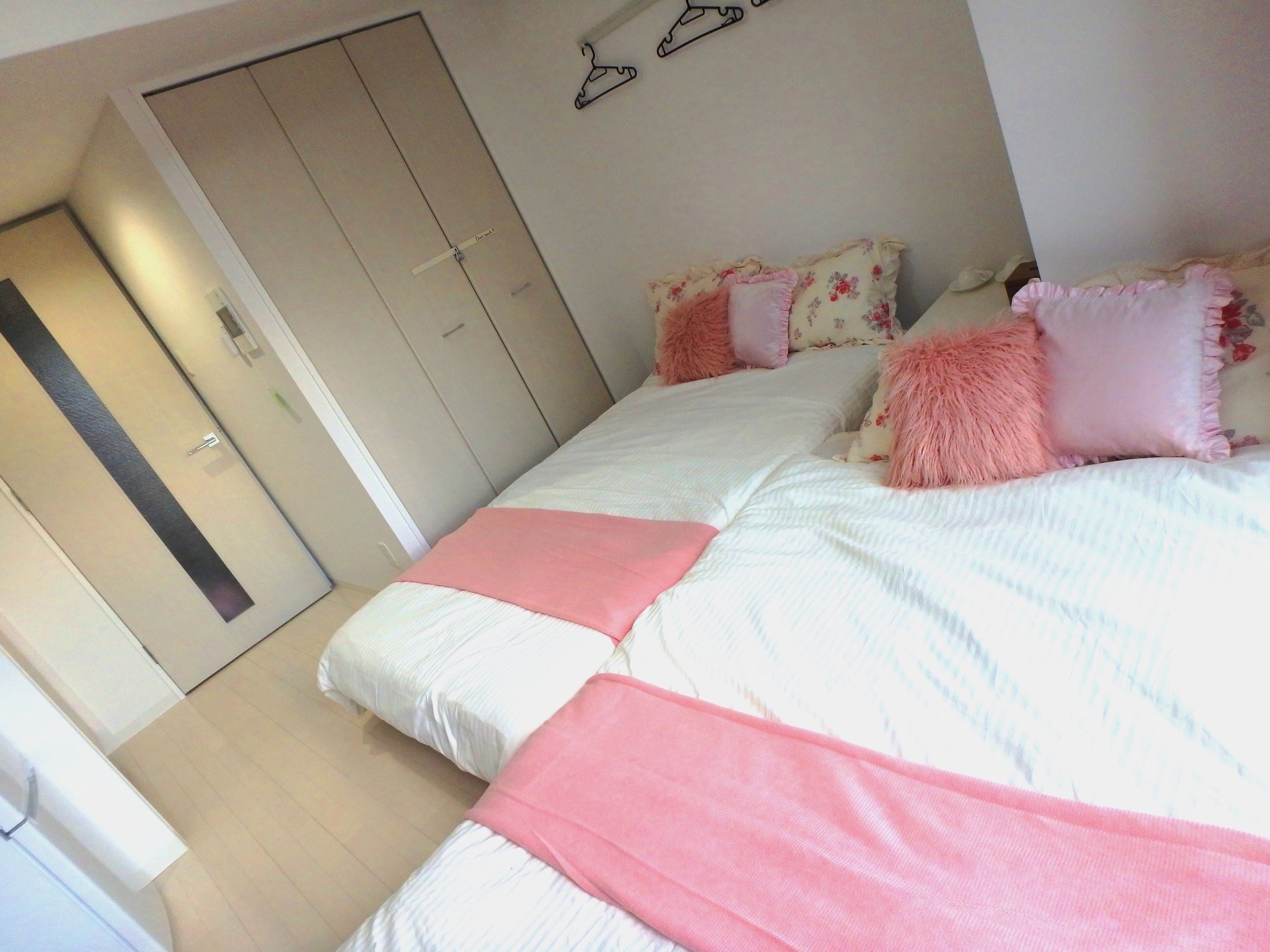 Standard Room 203, Non Smoking | 1 bedroom, desk, blackout drapes, soundproofing