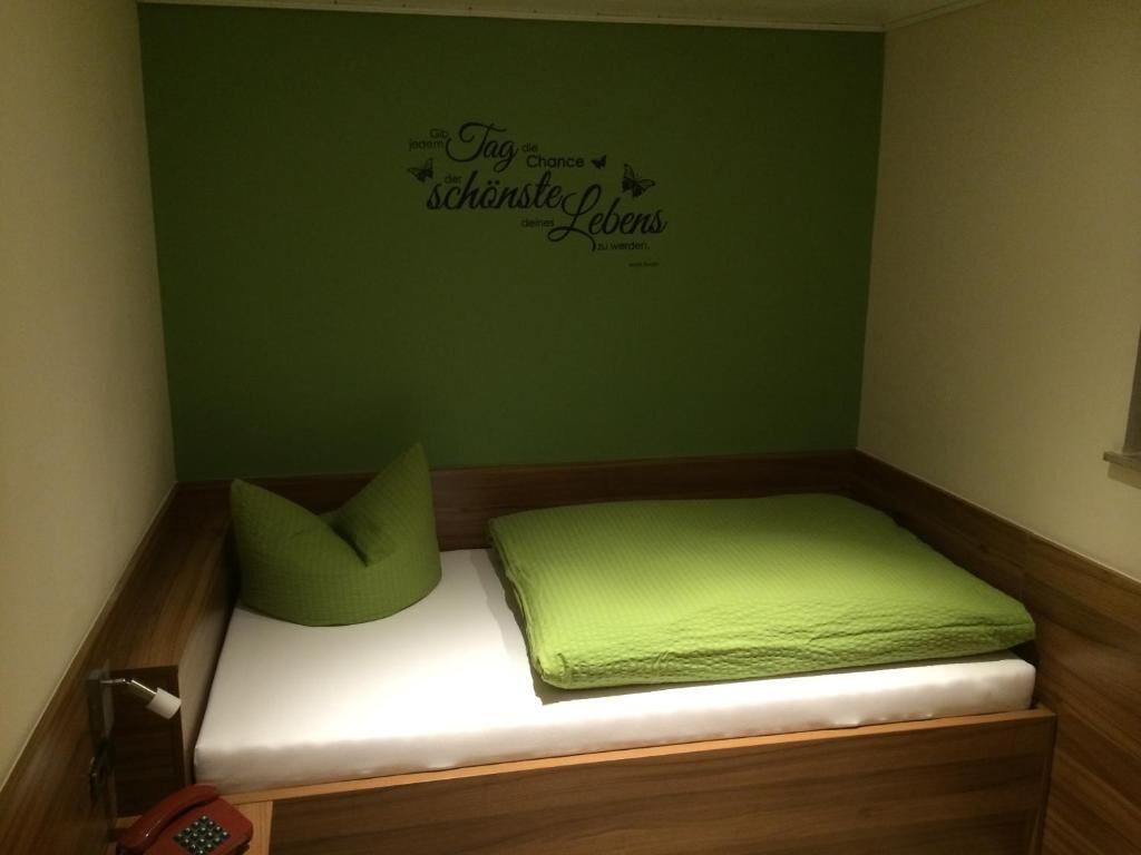 rollaway beds, free wifi, bed sheets