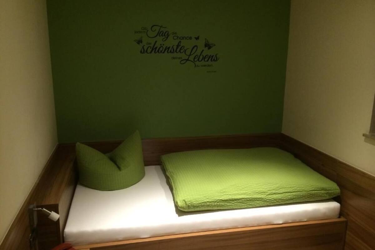 rollaway beds, free wifi, bed sheets