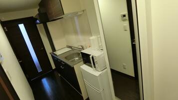 Standard Room | Private kitchenette | Fridge, microwave, stovetop, electric kettle