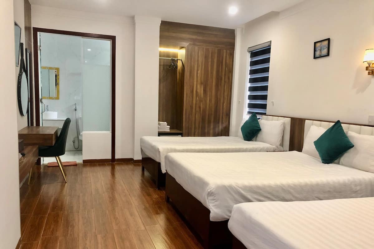 Superior Triple Room | Desk, laptop workspace, blackout drapes, soundproofing