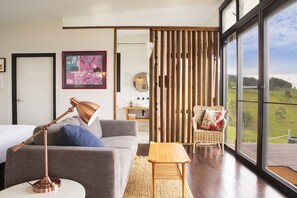 1 bedroom, free WiFi, bed sheets, alarm clocks - “A Secret place to slow down” (Gloucester)