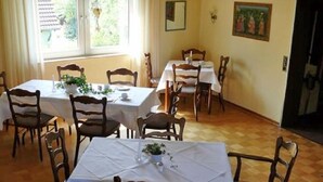 用餐
