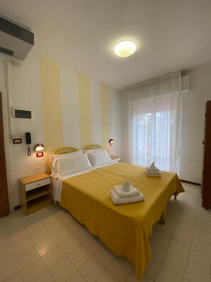 Zimmersafe, Schreibtisch, kostenloses WLAN