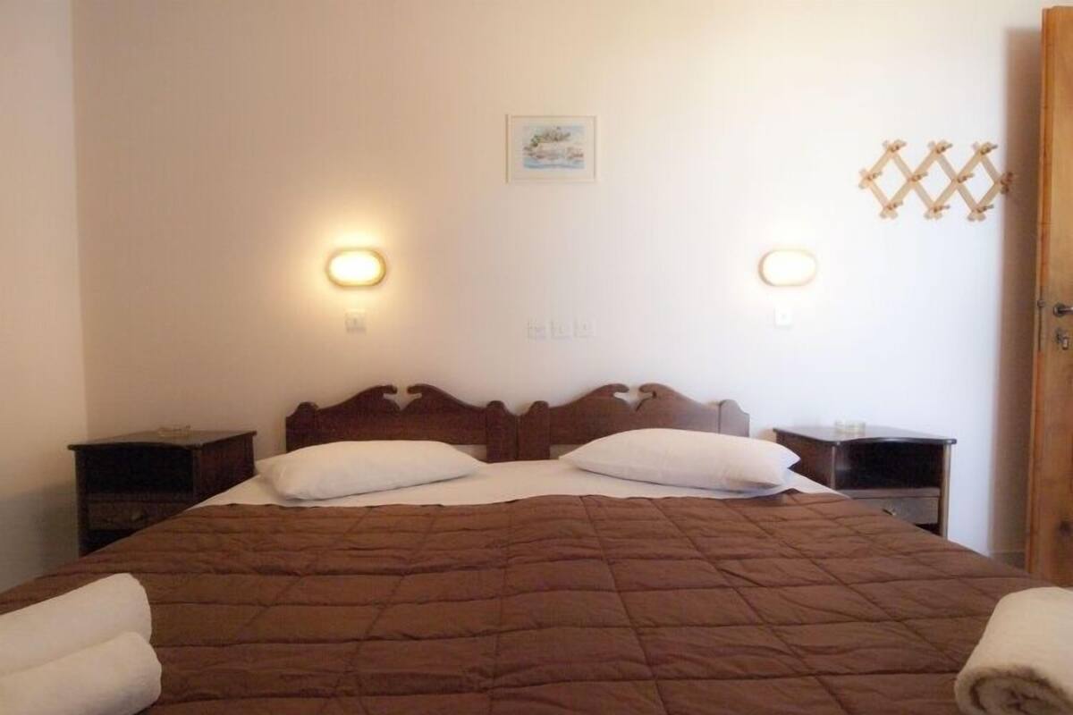 Iron/ironing board, free cribs/infant beds, free WiFi