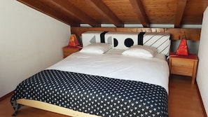 Duplex | 1 sovrum, mörkläggningsgardiner, barnsängar och extrasängar