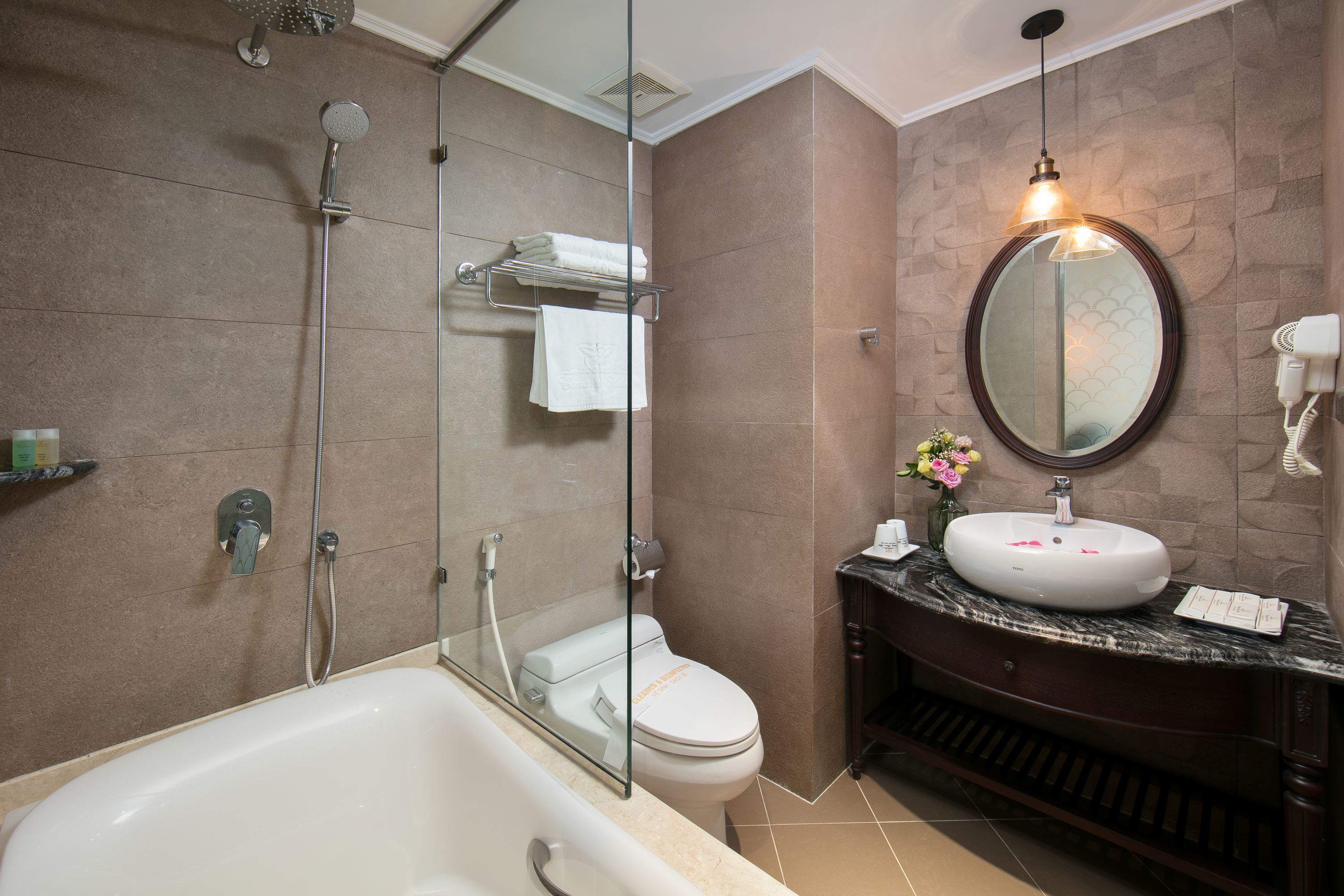 Photo - Canary Hotel