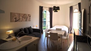 Casa de campo superior, baño privado, vistas al viñedo (Porquerolles)